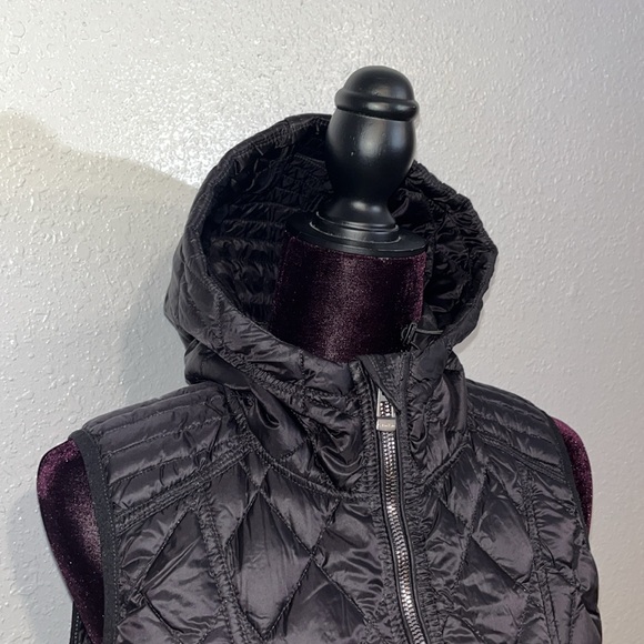 Calvin Klein Performance Down Filled Packable vest - Picture 3 of 13